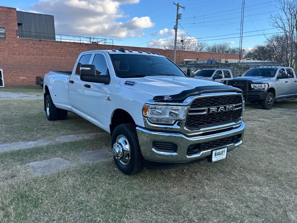 2024 Ram 3500 Tradesman photo 3