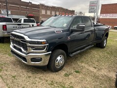 2026 Ram 3500 TRADESMAN CREW CAB 4X4 8' BOX Pickup