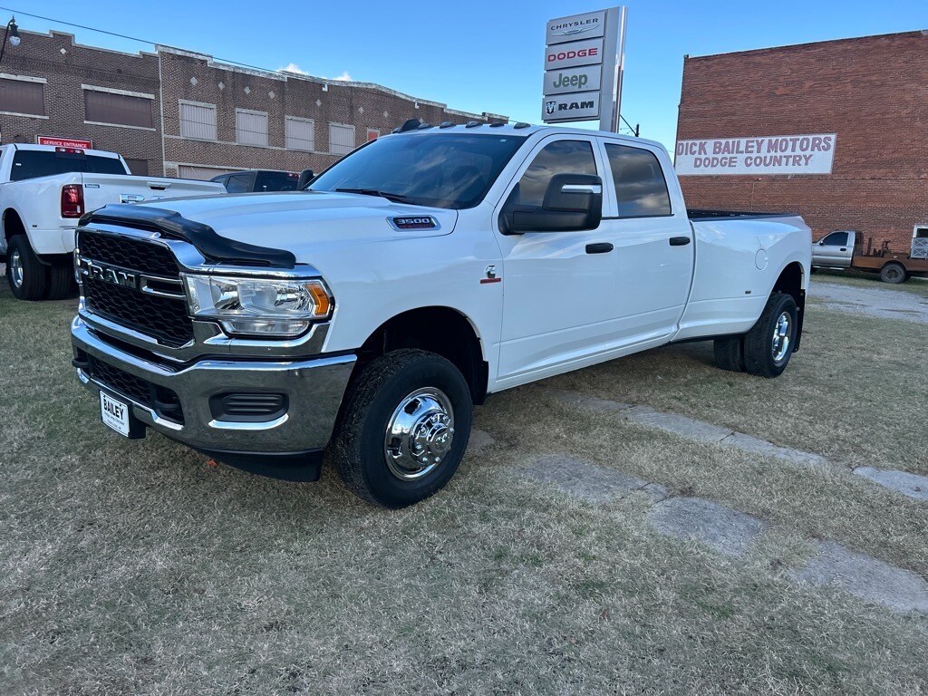2024 Ram 3500 Tradesman photo 2
