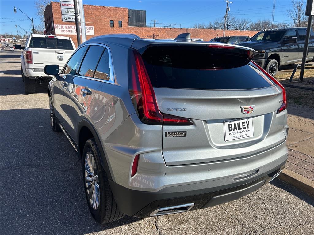 2025 Cadillac XT4 Premium Luxury - Photo 3