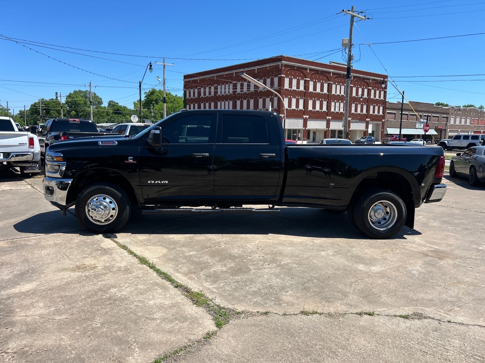 2025 RAM 3500 Big Horn 4X4 Crew Cab LWB's photo