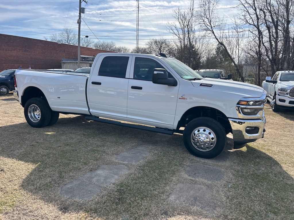 New 2026 Ram 3500 TRADESMAN CREW CAB 4X4 8' BOX Pickup