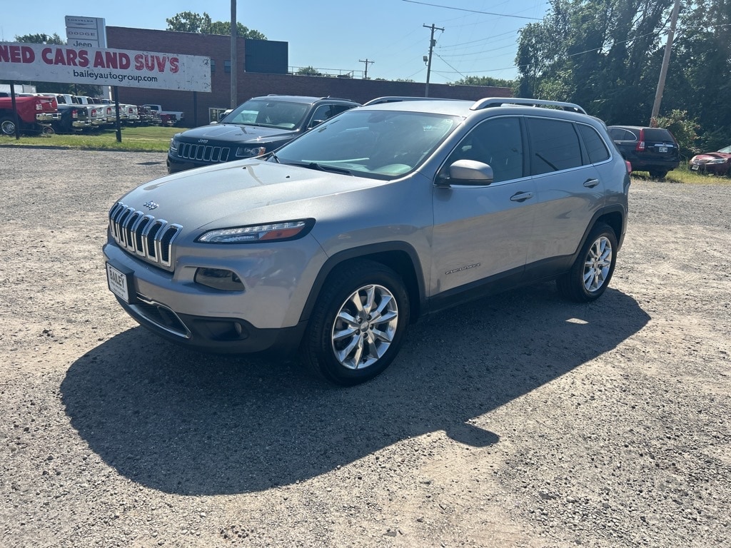 Used 2015 Jeep Cherokee Limited with VIN 1C4PJMDB1FW513780 for sale in Okmulgee, OK