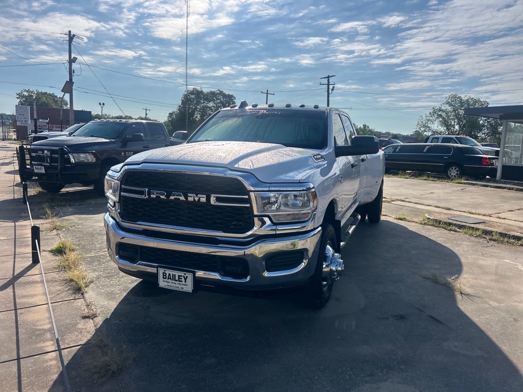 Used 2022 Ram 3500 Tradesman 4x4 Tradesman Crew Cab 8 ft. LB DRW Pickup
