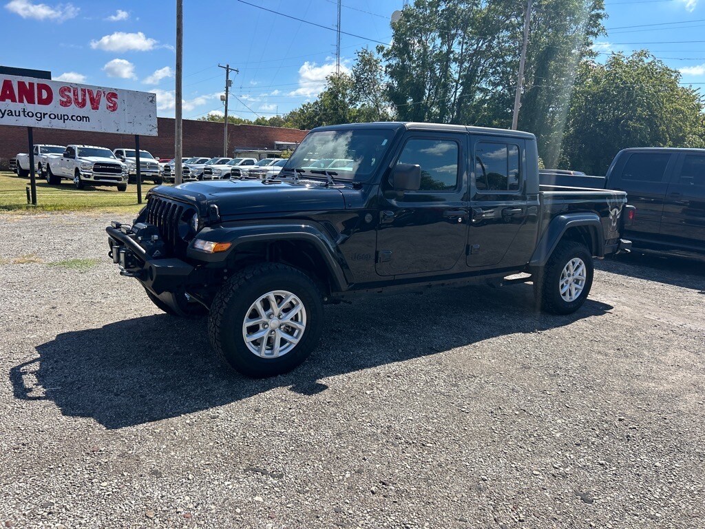 Used 2023 Jeep Gladiator Sport S with VIN 1C6HJTAG7PL582305 for sale in Okmulgee, OK