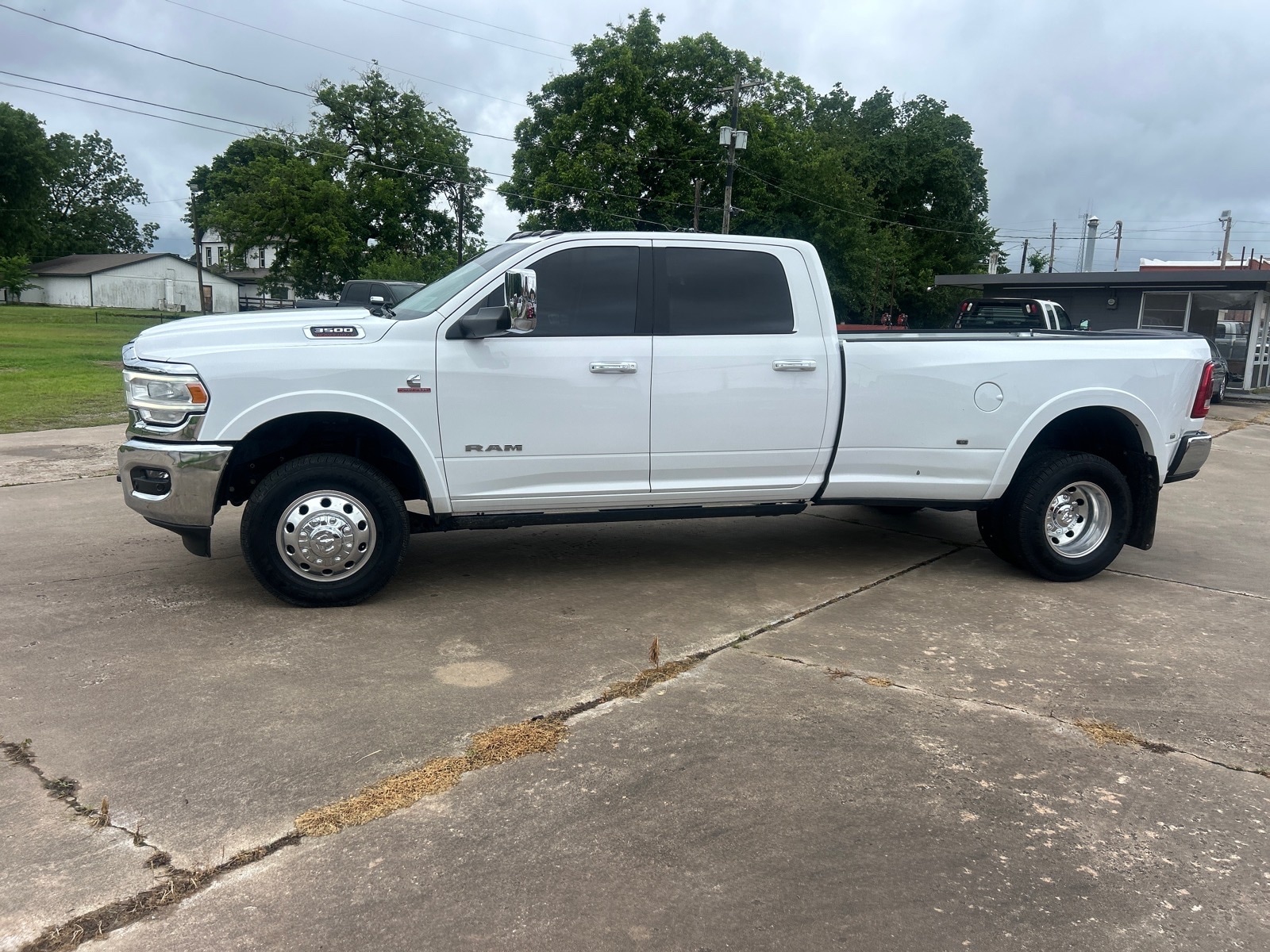 2022 RAM 3500 Laramie 4X4 Crew Cab LWB's photo