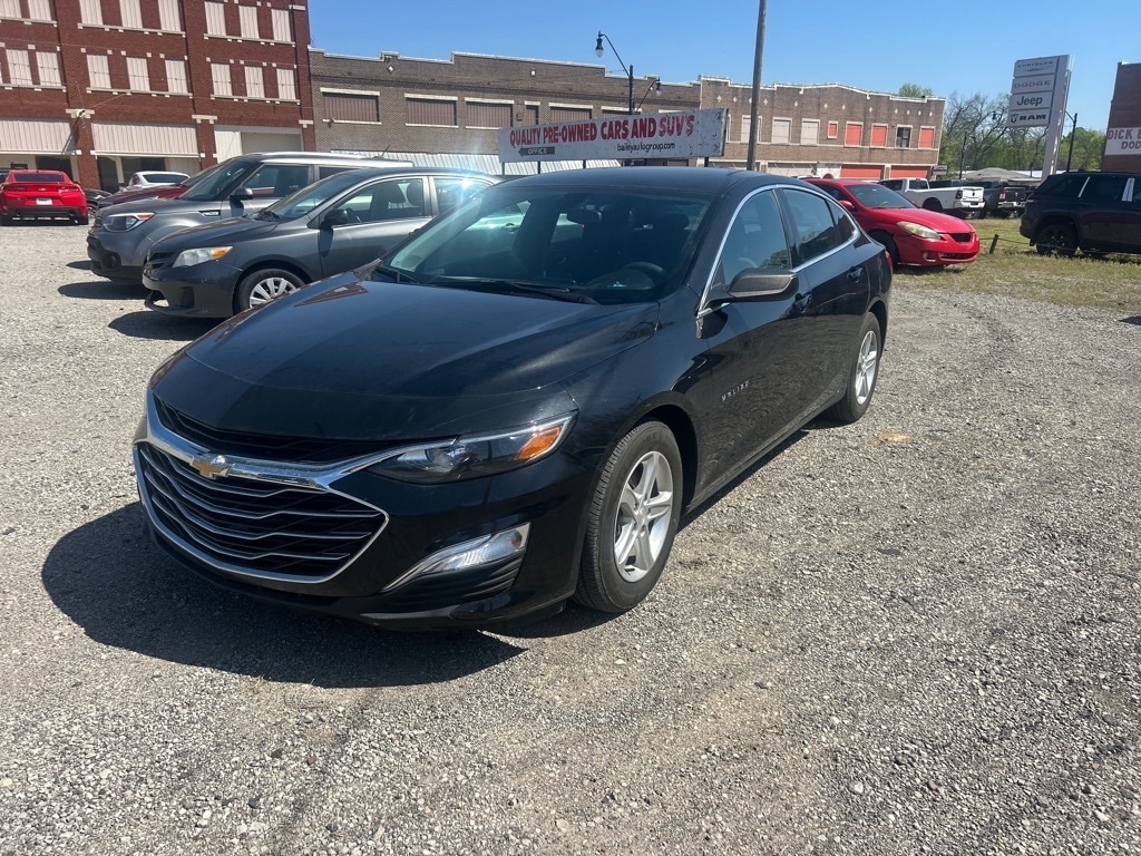 Used 2019 Chevrolet Malibu 1LS with VIN 1G1ZB5ST1KF187103 for sale in Okmulgee, OK
