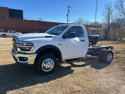 2026 Ram 3500 Chassis Cab TRADESMAN  REGULAR  4X4 60' CA Pickup