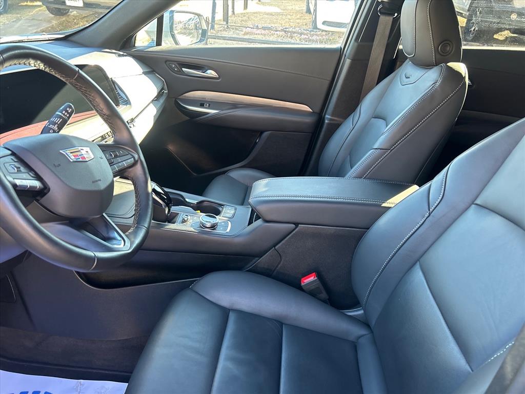 2025 Cadillac XT4 Premium Luxury - Photo 7