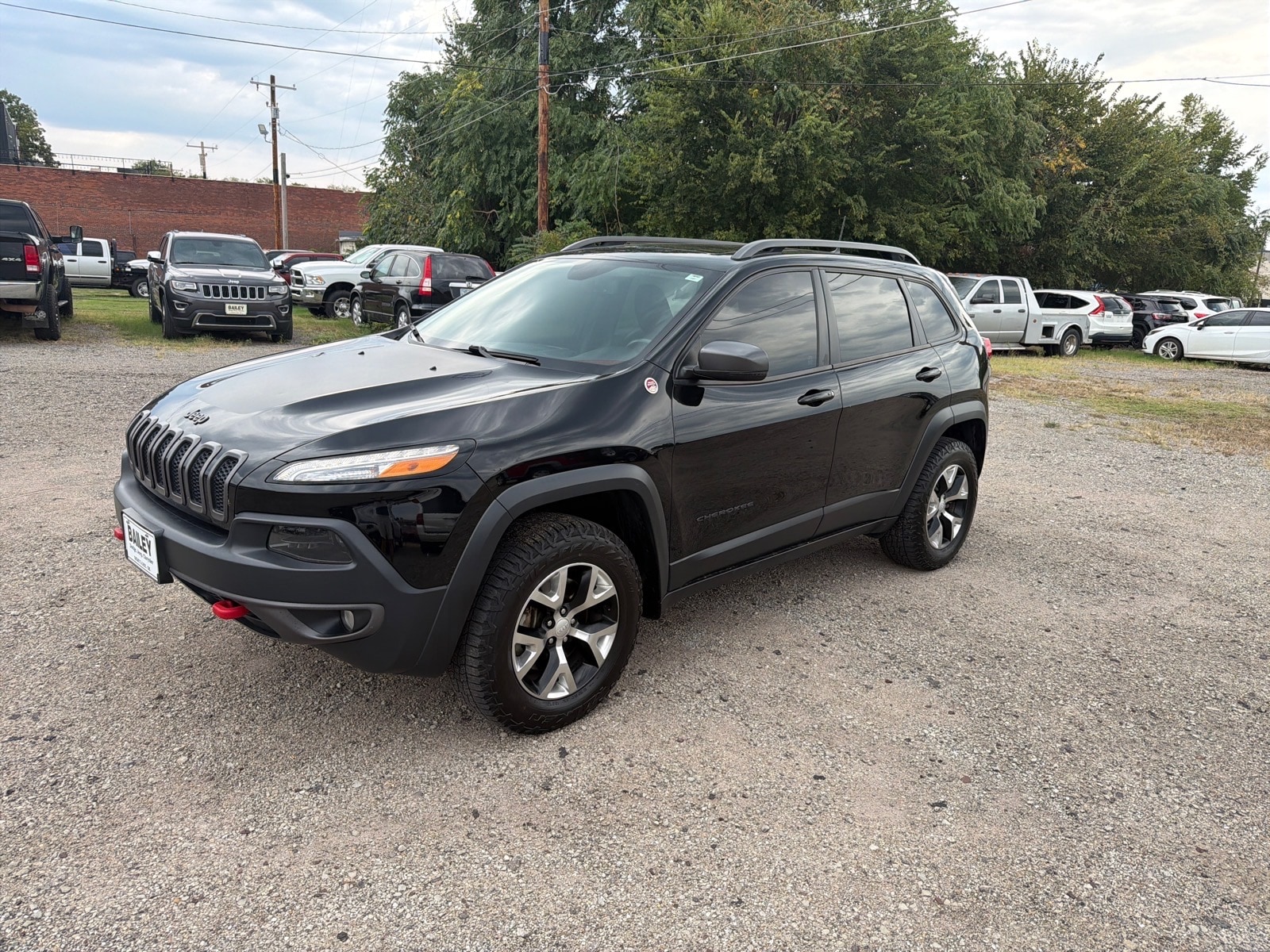 Used 2018 Jeep Cherokee Trailhawk with VIN 1C4PJMBXXJD622404 for sale in Okmulgee, OK