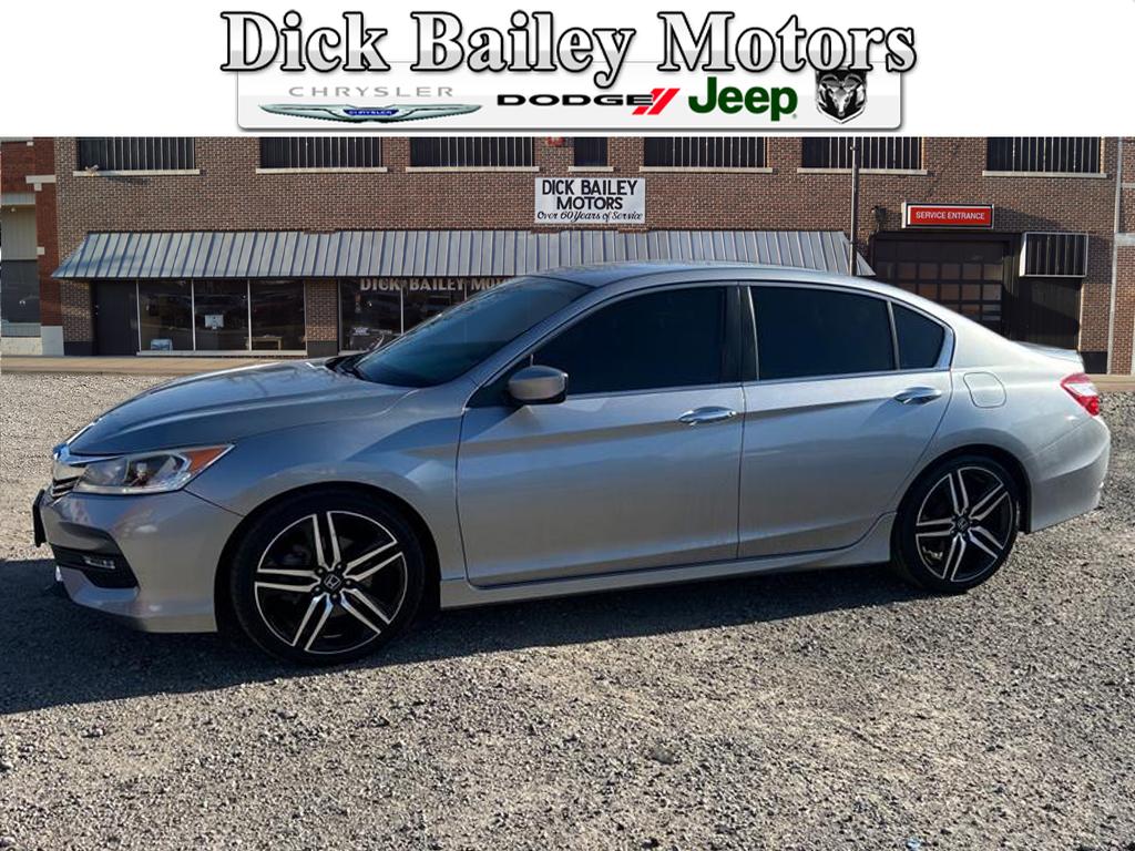 2017 Honda Accord Sport's photo