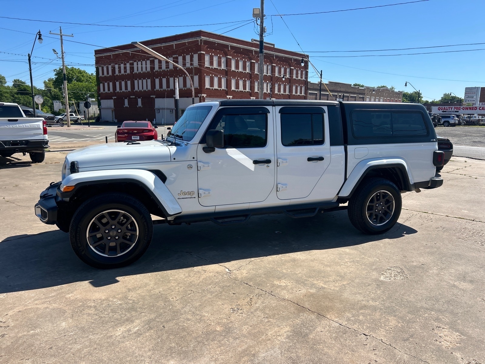2023 Jeep Gladiator Overland's photo