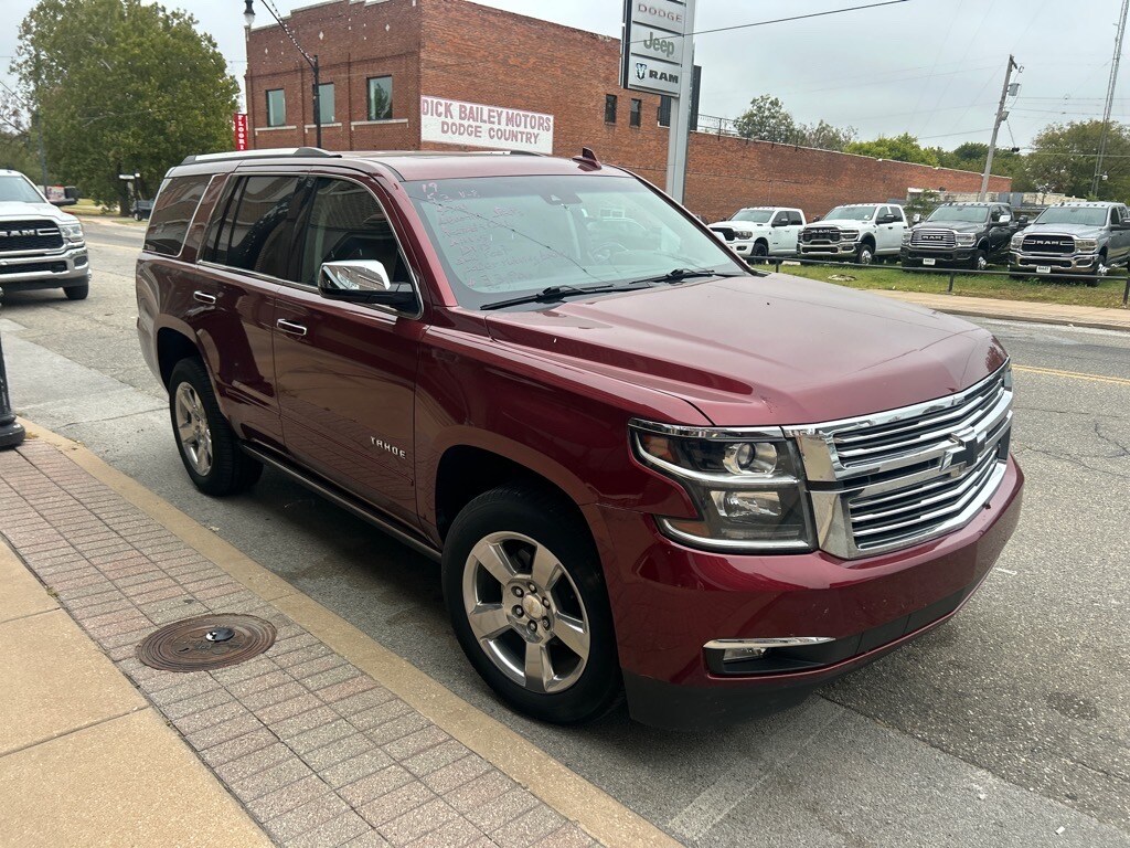 2019 Chevrolet Tahoe Premier photo 2