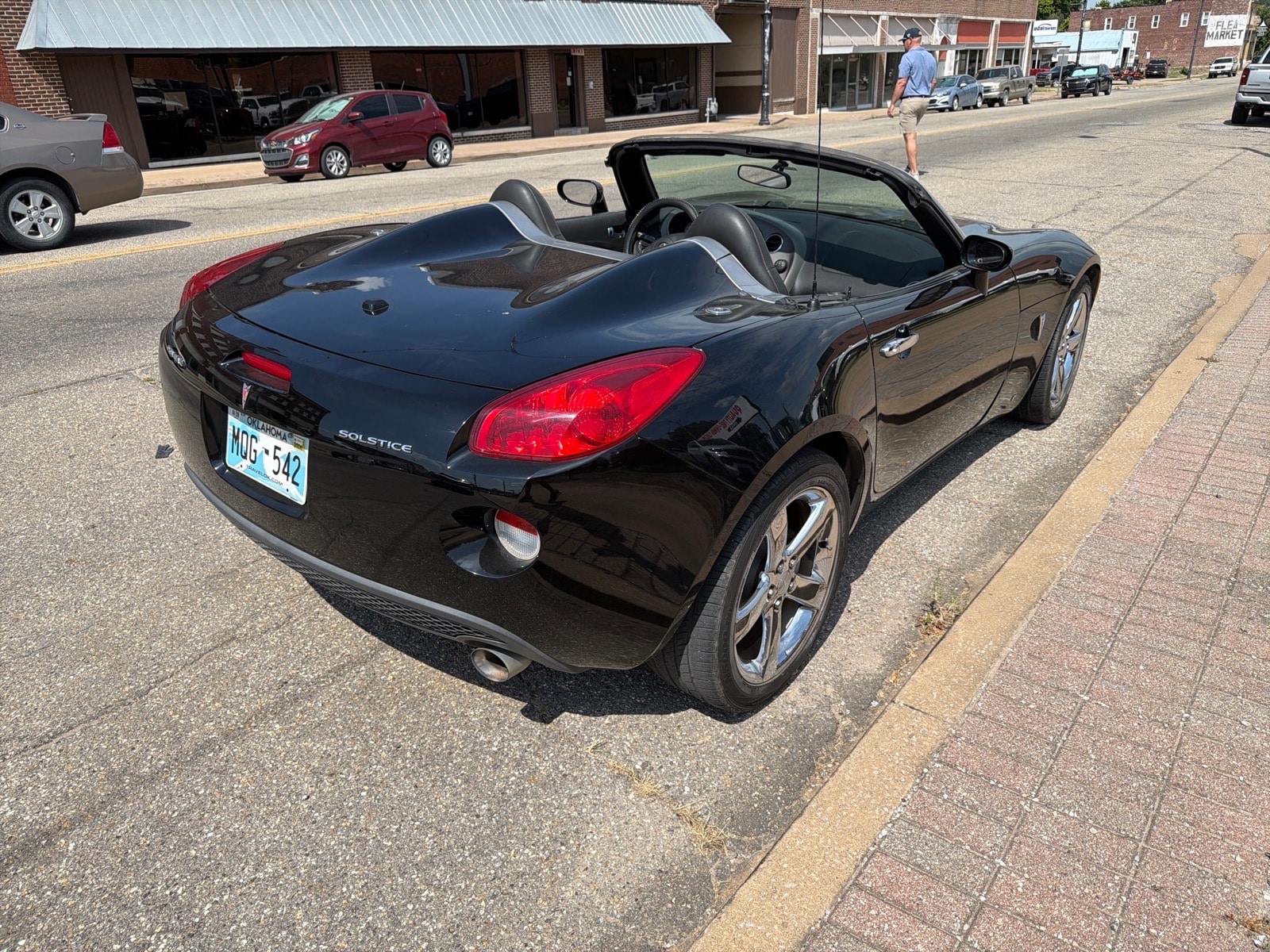 Used 2006 Pontiac Solstice Base with VIN 1G2MB33B96Y106679 for sale in Okmulgee, OK