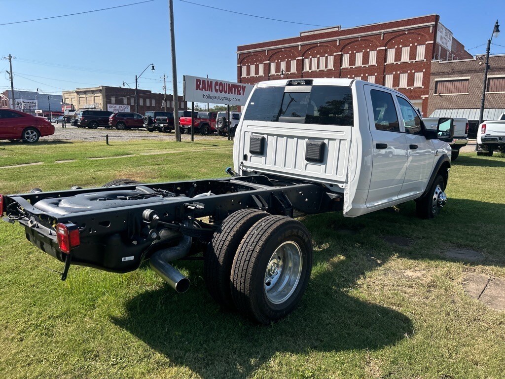 2026 Ram 3500 Tradesman photo 4