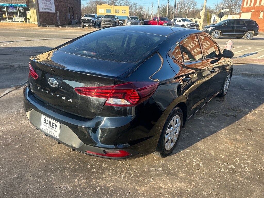 Used 2020 Hyundai Elantra SE SE Sedan