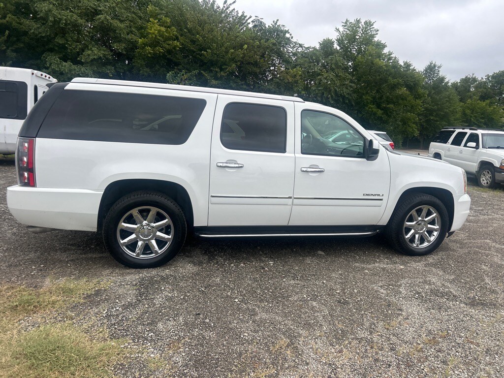2014 Gmc Yukon Denali XL photo 2