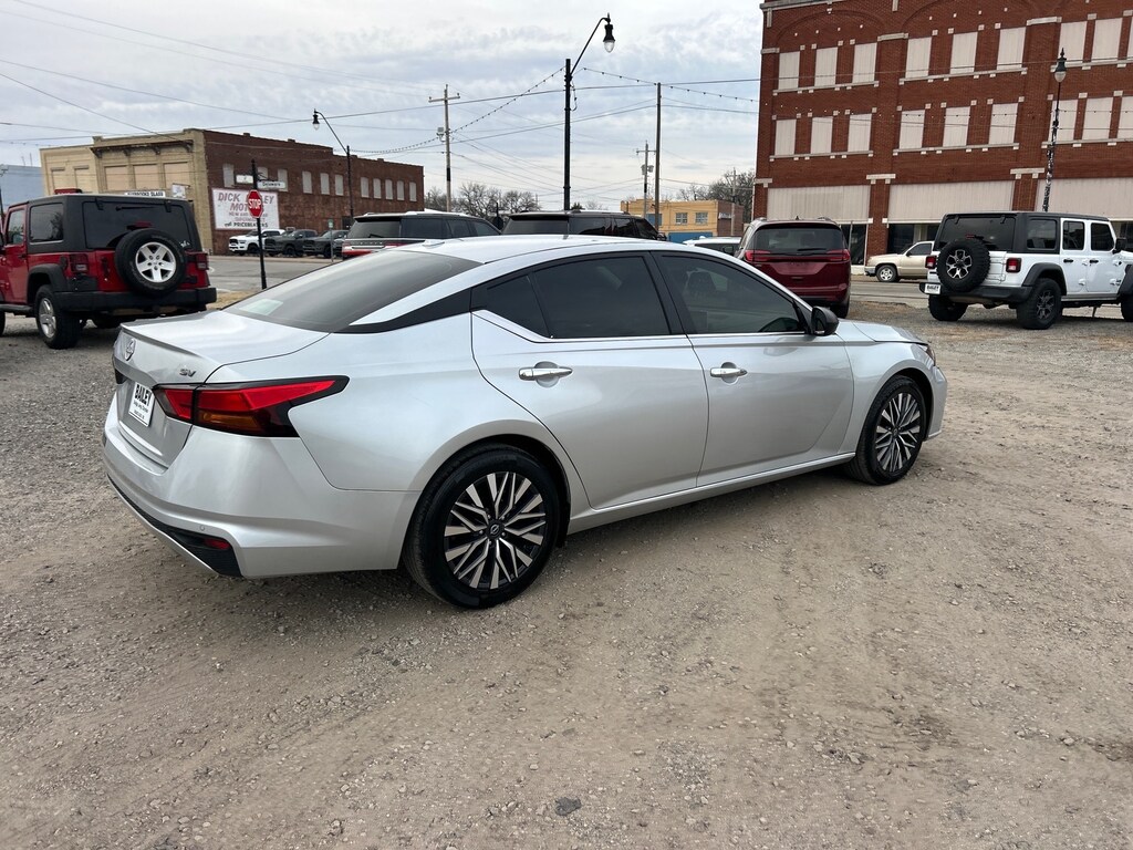 Used 2024 Nissan Altima 2.5 SV 2.5 SV Sedan