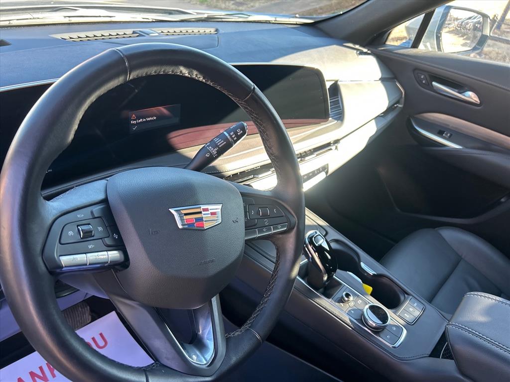 2025 Cadillac XT4 Premium Luxury - Photo 8
