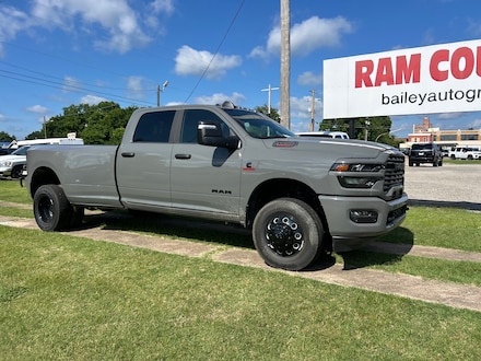 2026 Ram 3500 BIG HORN CREW CAB 4X4 8' BOX Pickup
