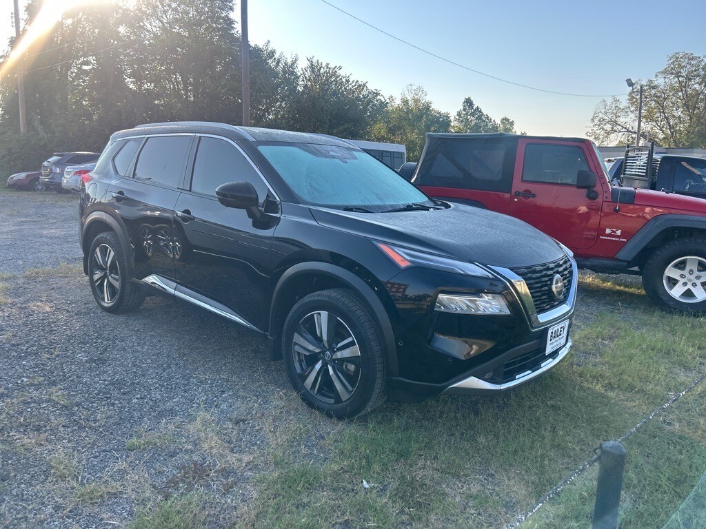 2021 Nissan Rogue Platinum photo 2