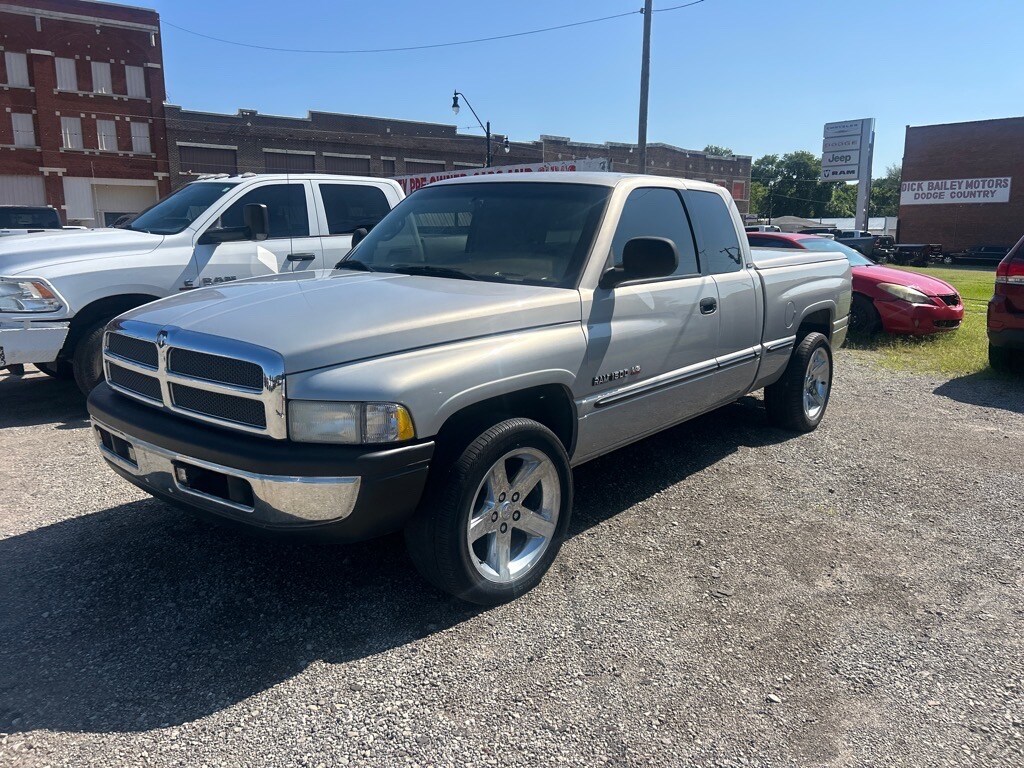 1999 Dodge Ram Laramie SLT photo 2