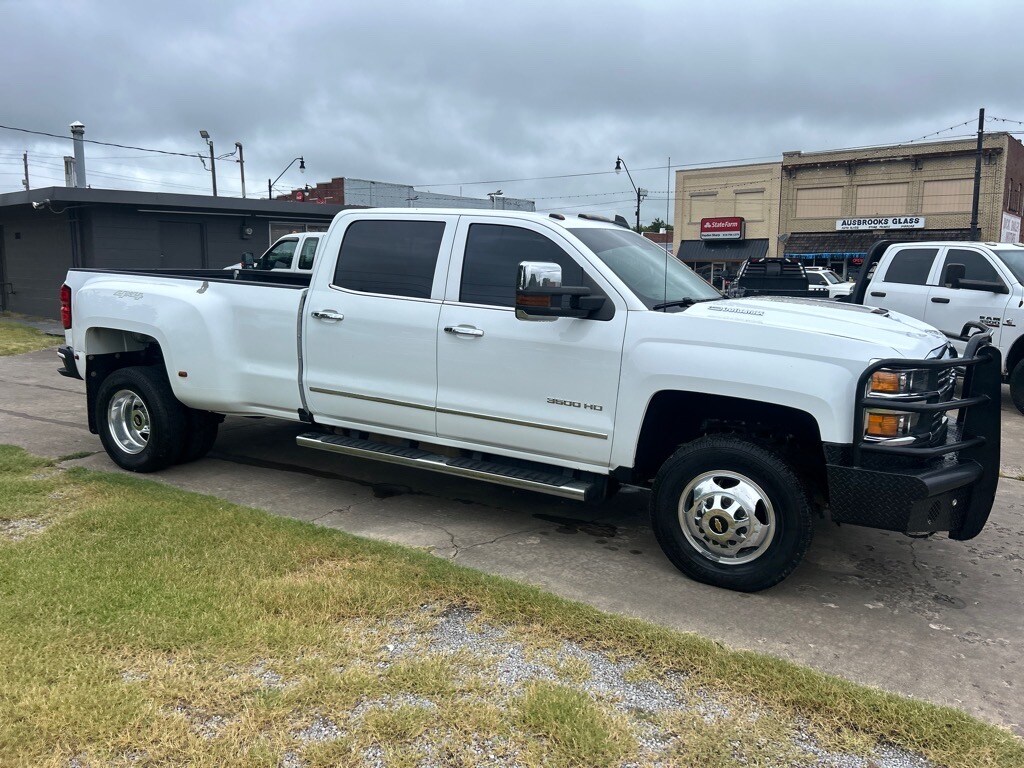 2018 Chevrolet Silverado 3500HD LTZ photo 4