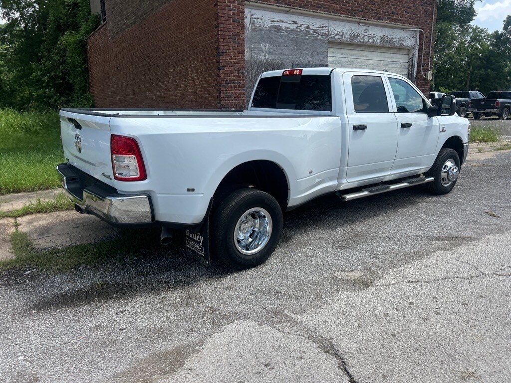 2023 Ram 3500 Tradesman photo 4