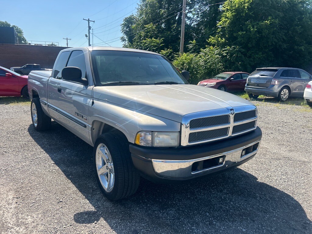 1999 Dodge Ram Laramie SLT photo 3