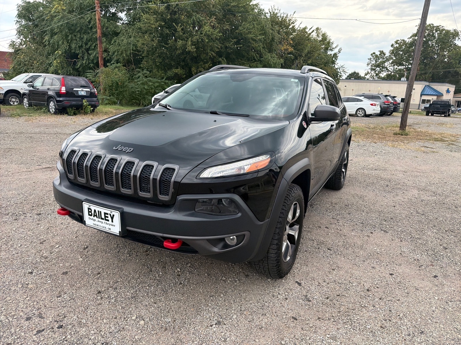Used 2018 Jeep Cherokee Trailhawk with VIN 1C4PJMBXXJD622404 for sale in Okmulgee, OK