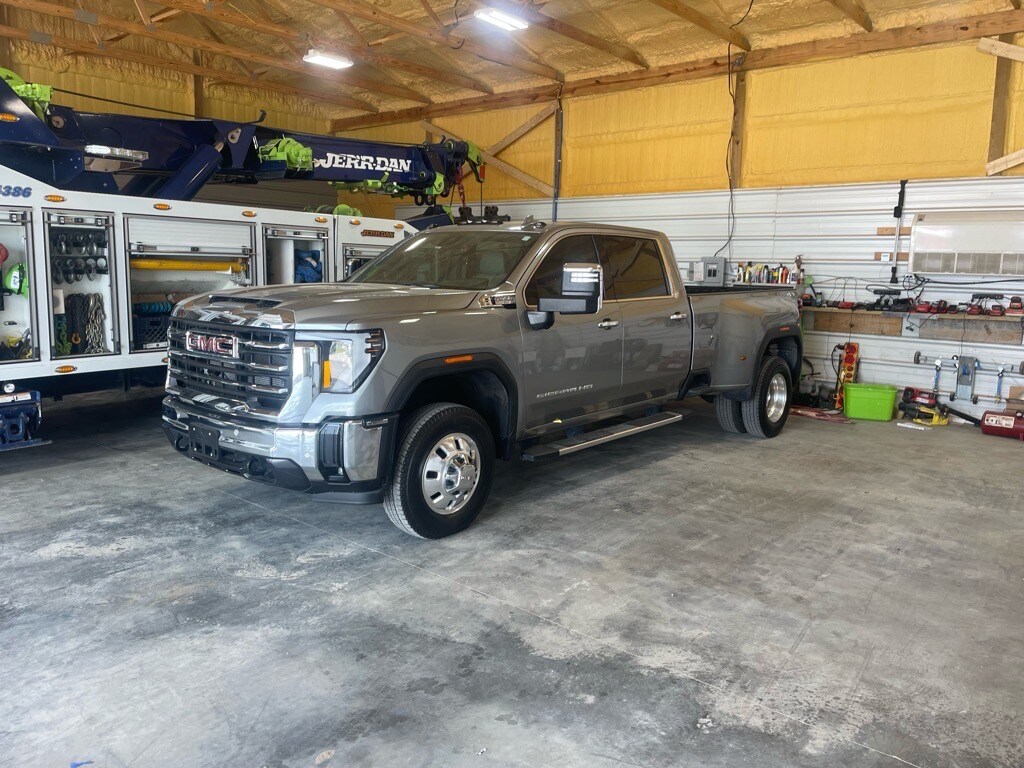 2024 Gmc Sierra HD SLT photo 2