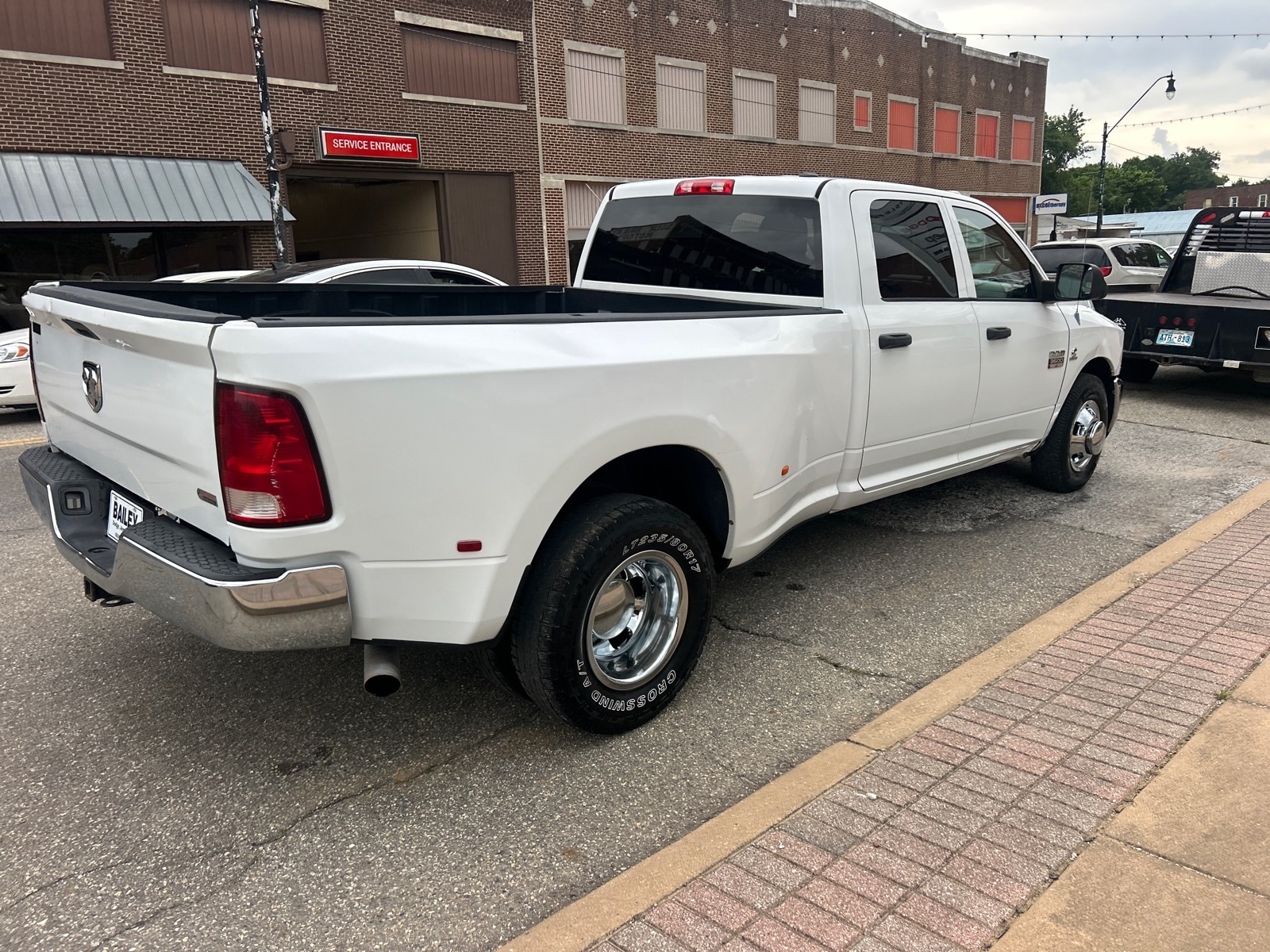 Vehicle Image 2