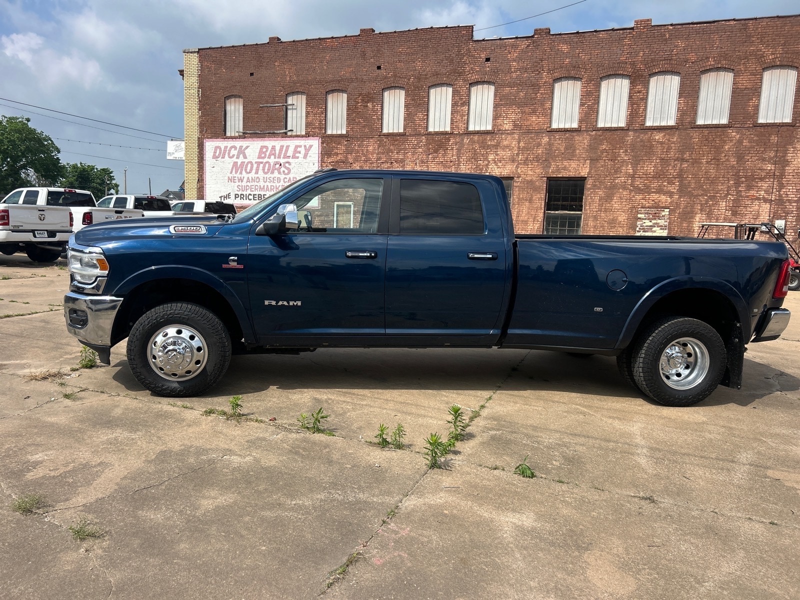 2022 RAM 3500 Laramie 4X4 Crew Cab LWB's photo