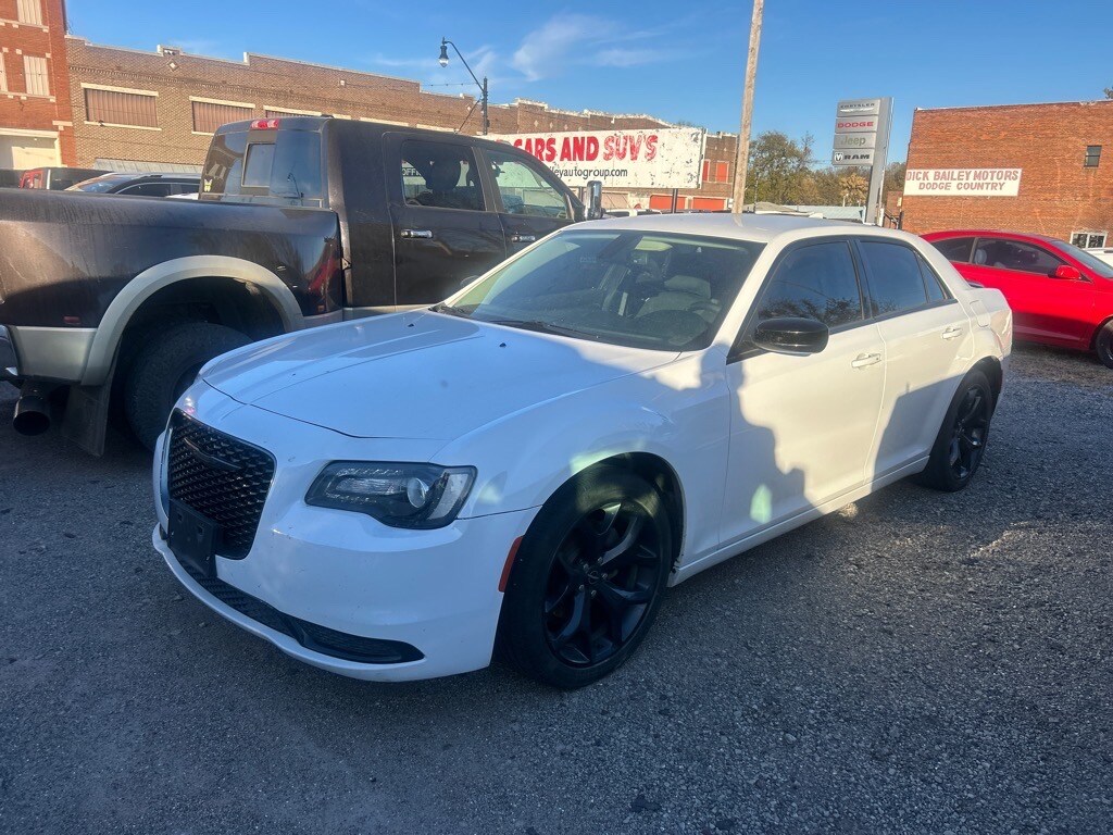 Used 2020 Chrysler 300 Touring Touring Sedan