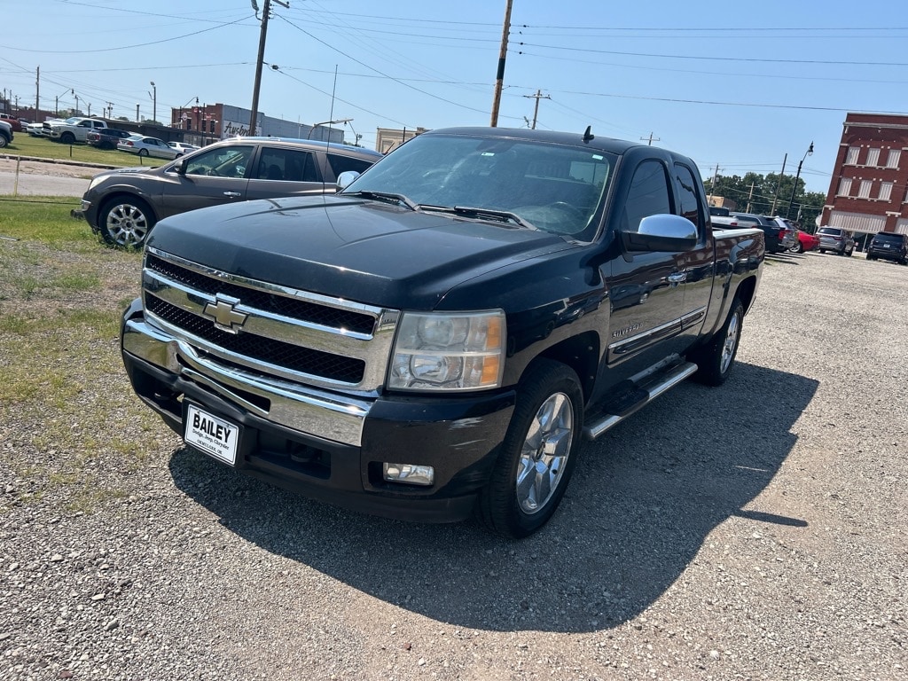 Used 2011 Chevrolet Silverado 1500 LT with VIN 1GCRCSE07BZ313516 for sale in Okmulgee, OK