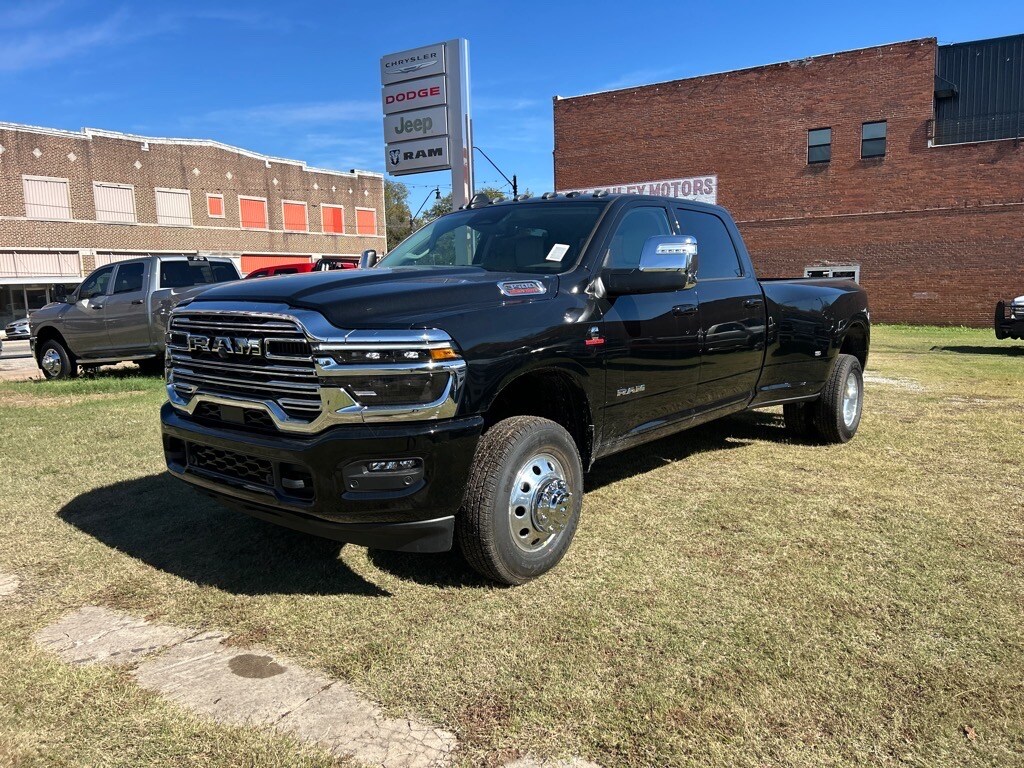 2026 Ram 3500 Laramie photo 2