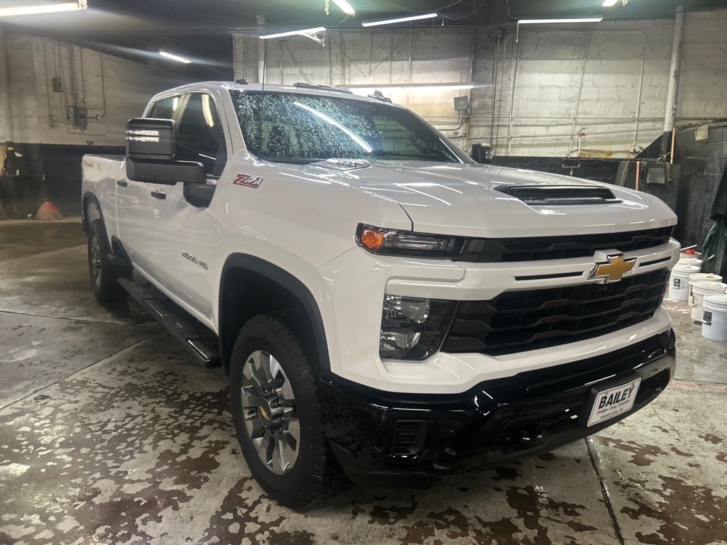 Used 2025 Chevrolet Silverado 2500HD Custom 4x4 Custom Crew Cab SB