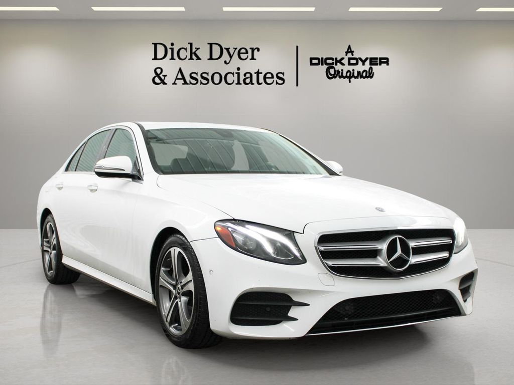 2017 Mercedes-Benz E-Class E300 4MATIC's photo