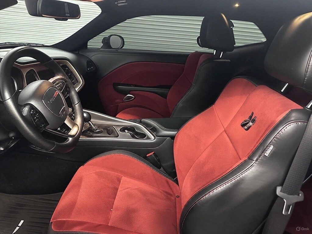 2022 Dodge Challenger R/T Scat Pack photo 2