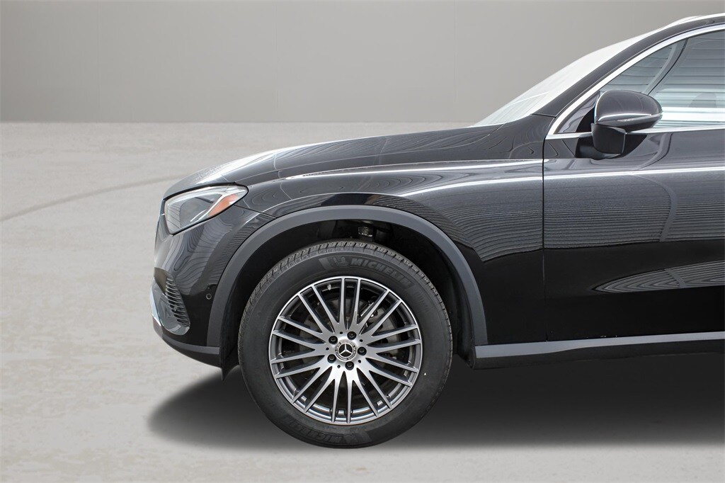 2024 Mercedes Benz GLC 300 4MATIC photo 4