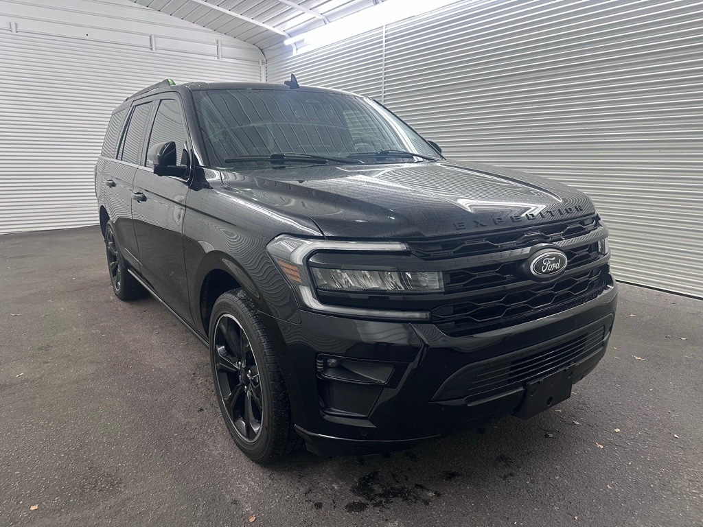 2022 Ford Expedition Limited's photo