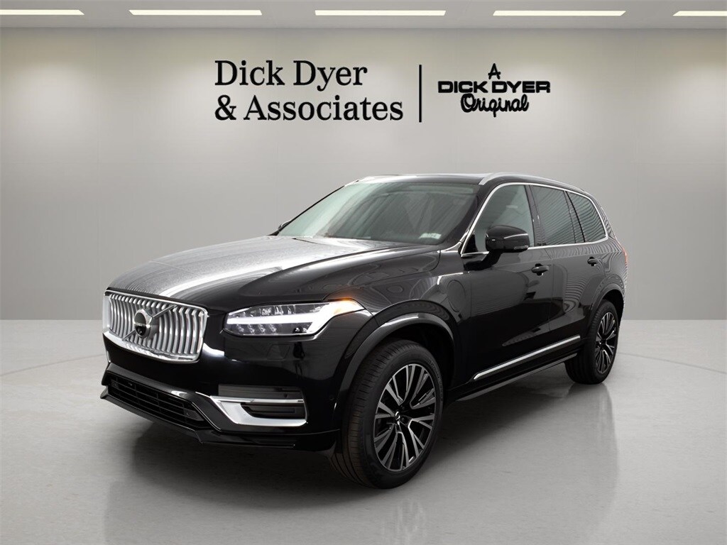 2025 Volvo XC90 T8 Plus photo 3