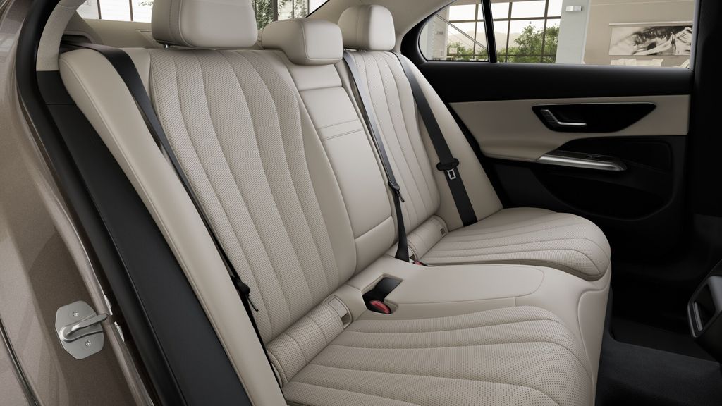 2026 Mercedes-Benz E-Class E350 - Photo 40