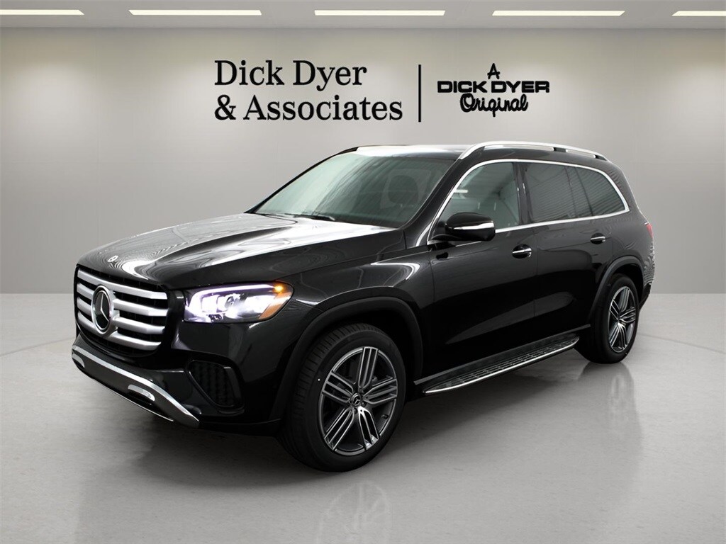 2025 Mercedes Benz GLS 450 4MATIC photo 3