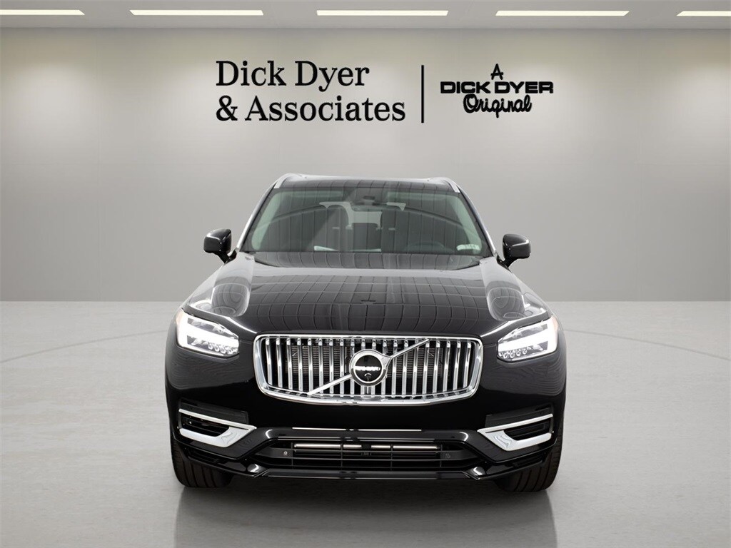2025 Volvo XC90 T8 Plus photo 2