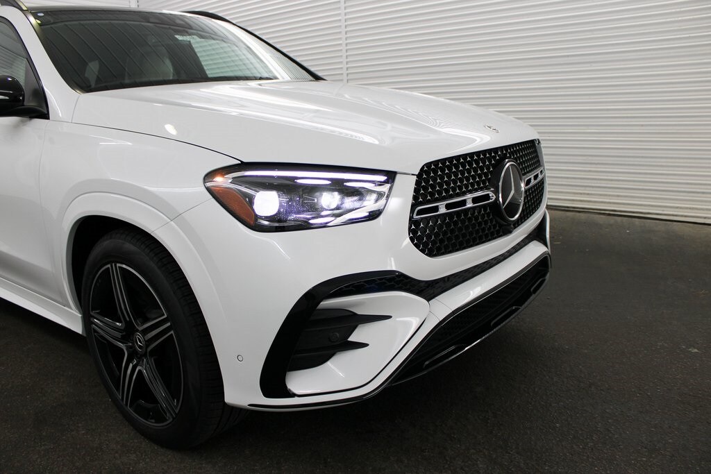 2026 Mercedes Benz GLE 580 4MATIC photo 3