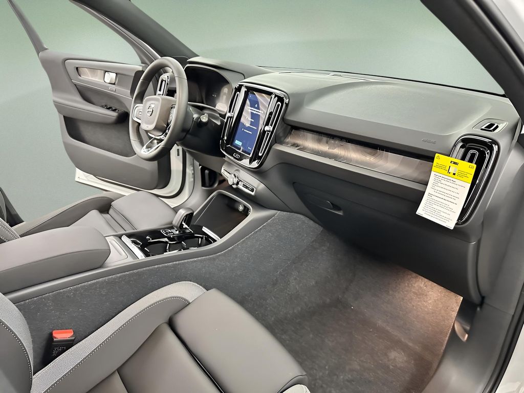 Used 2024 Volvo XC40 Core with VIN YV4EH3HK7R2270945 for sale in Columbia, SC