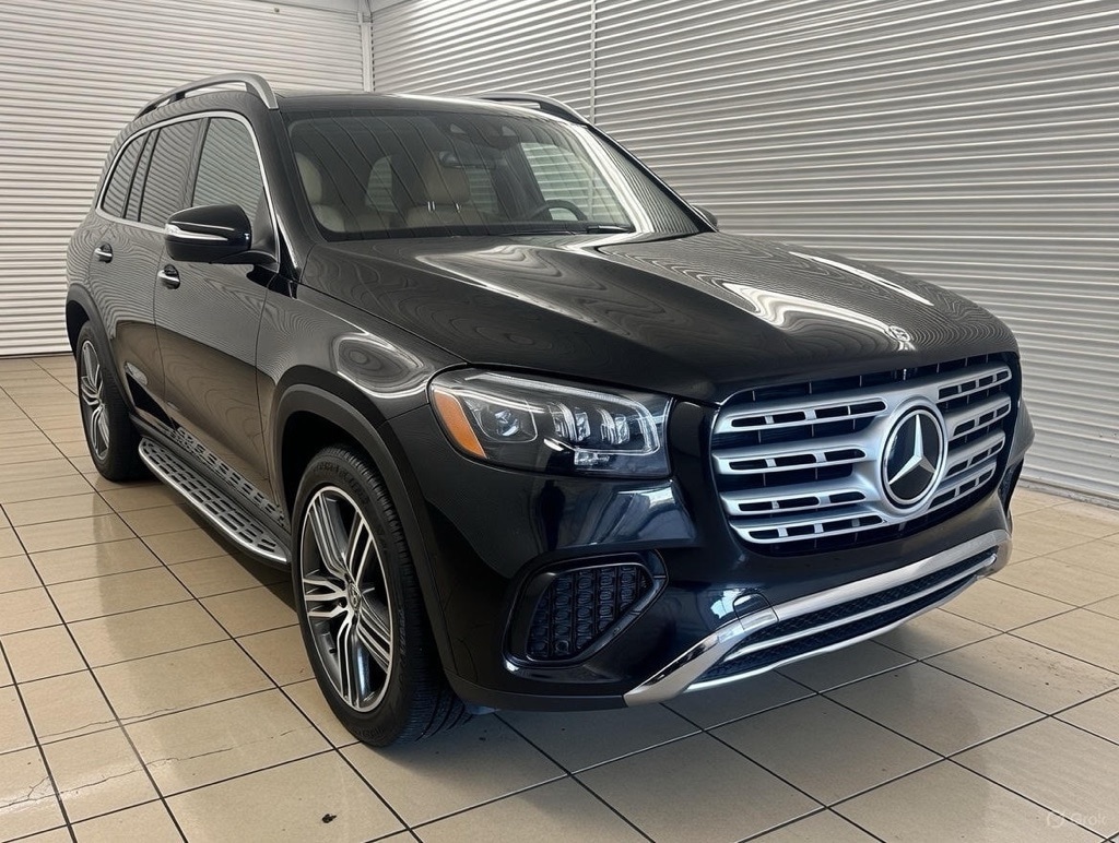 2025 Mercedes-Benz GLS Base's photo