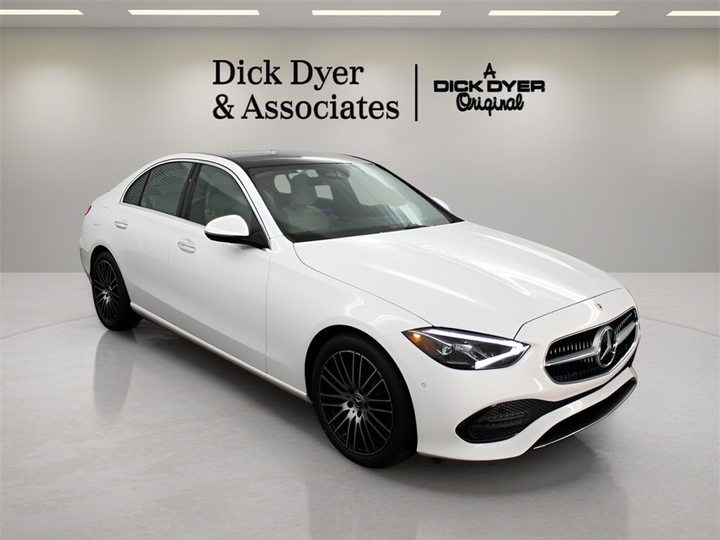 2025 Mercedes-Benz C-Class Sedan C 300's photo