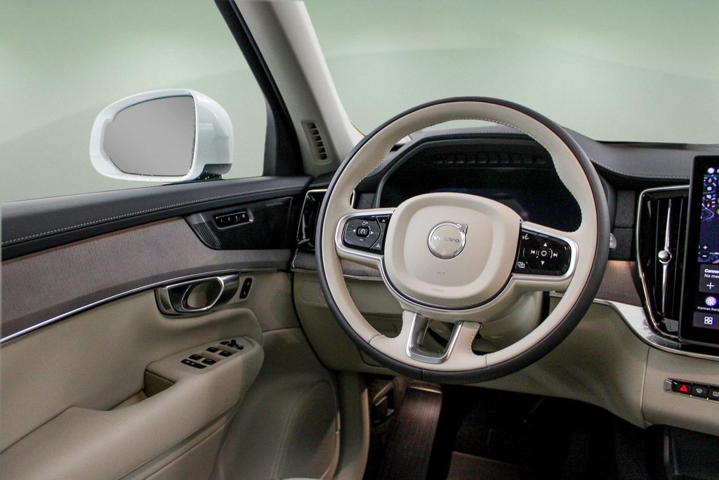 2026 Volvo XC90 Ultra - Photo 17